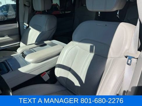 Used 2023 Jeep Grand Wagoneer 4WD image 23