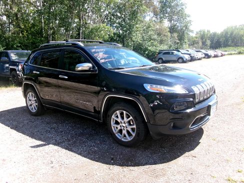 Used 2018 Jeep Cherokee Limited w/ Trailer Tow Group image 3