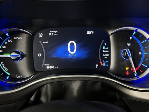 Certified 2024 Chrysler Pacifica Select image 17