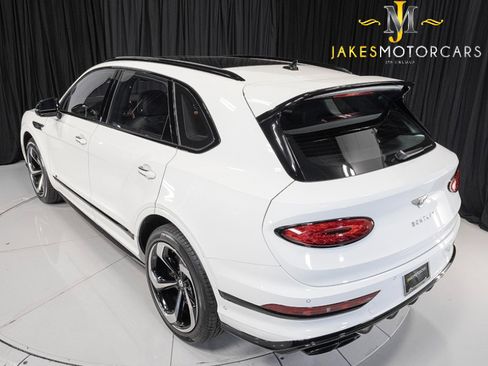 Used 2022 Bentley Bentayga AWD/4WD image 7