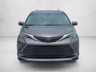 Used 2022 Toyota Sienna XLE FWD video 2