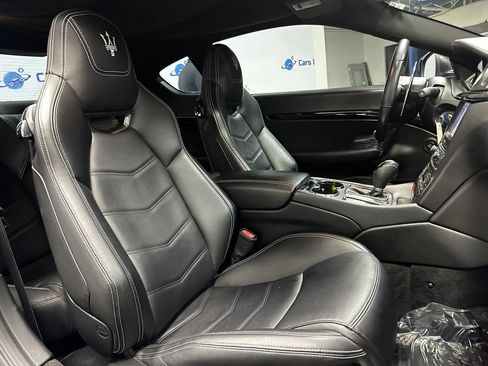 Used 2017 Maserati GranTurismo Sport RWD image 17