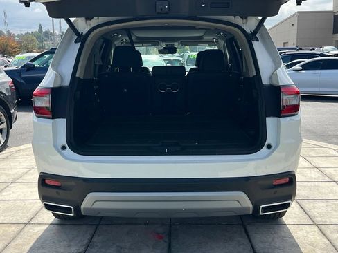 Used 2024 Honda Pilot Touring image 8