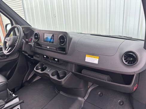 Used 2023 Mercedes-Benz Sprinter 2500 w/ Acoustic Package image 14