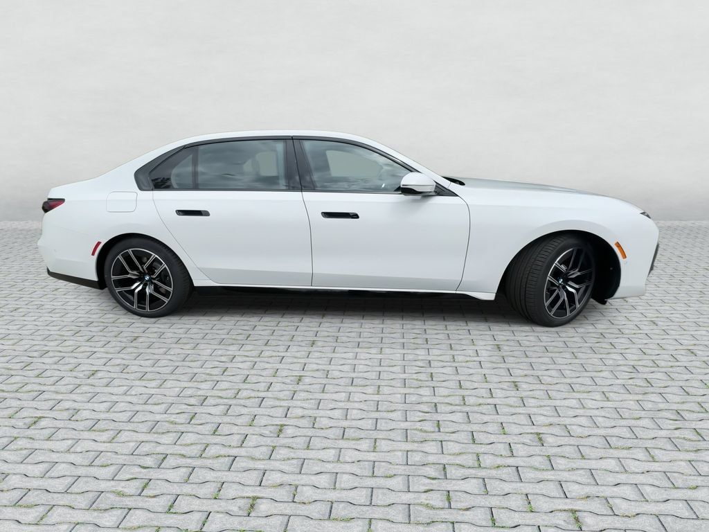 Used 2026 BMW 760i xDrive w/ Premium Package AWD/4WD image 9