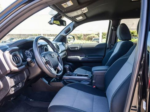 Used 2023 Toyota Tacoma TRD Sport image 16