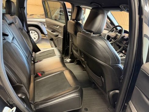 Used 2024 Jeep Grand Cherokee Altitude AWD/4WD image 30
