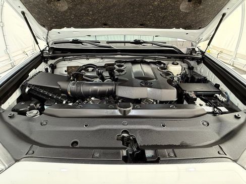 Used 2024 Toyota 4Runner TRD Off-Road Premium image 9