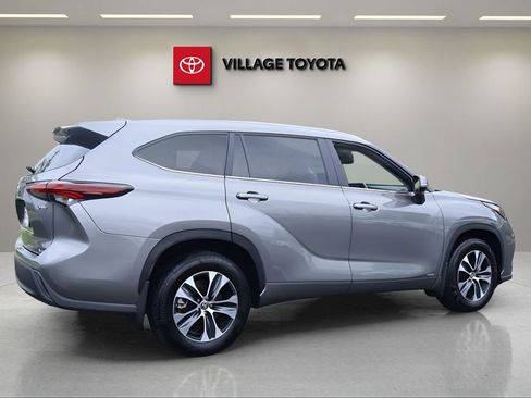 Certified 2025 Toyota Highlander XLE AWD/4WD image 5