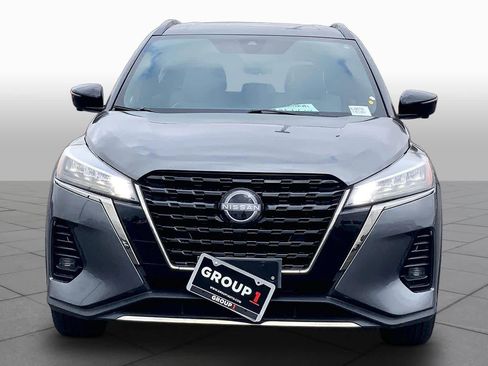 Used 2022 Nissan Kicks SR w/ Premium Package FWD image 4