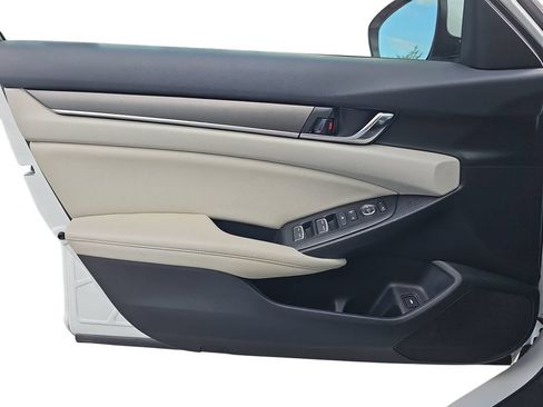 Used 2022 Honda Accord LX image 25