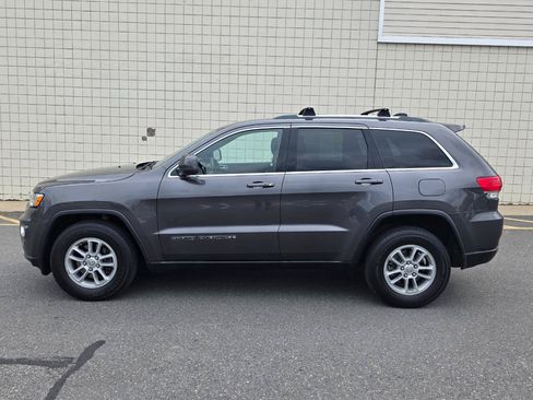 Used 2018 Jeep Grand Cherokee Laredo AWD/4WD image 4