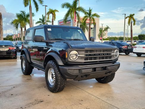 Used 2021 Ford Bronco 2-Door AWD/4WD image 2