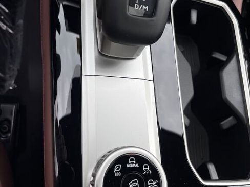 New 2025 Mitsubishi Outlander SEL FWD image 22