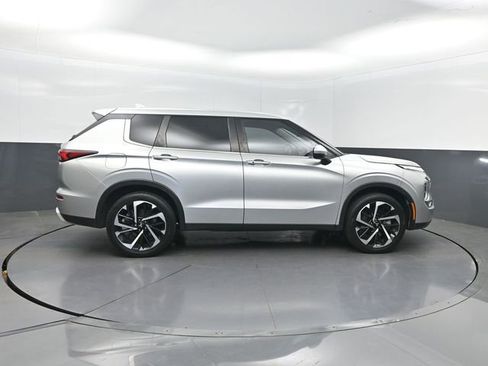 Used 2022 Mitsubishi Outlander SE AWD/4WD image 30