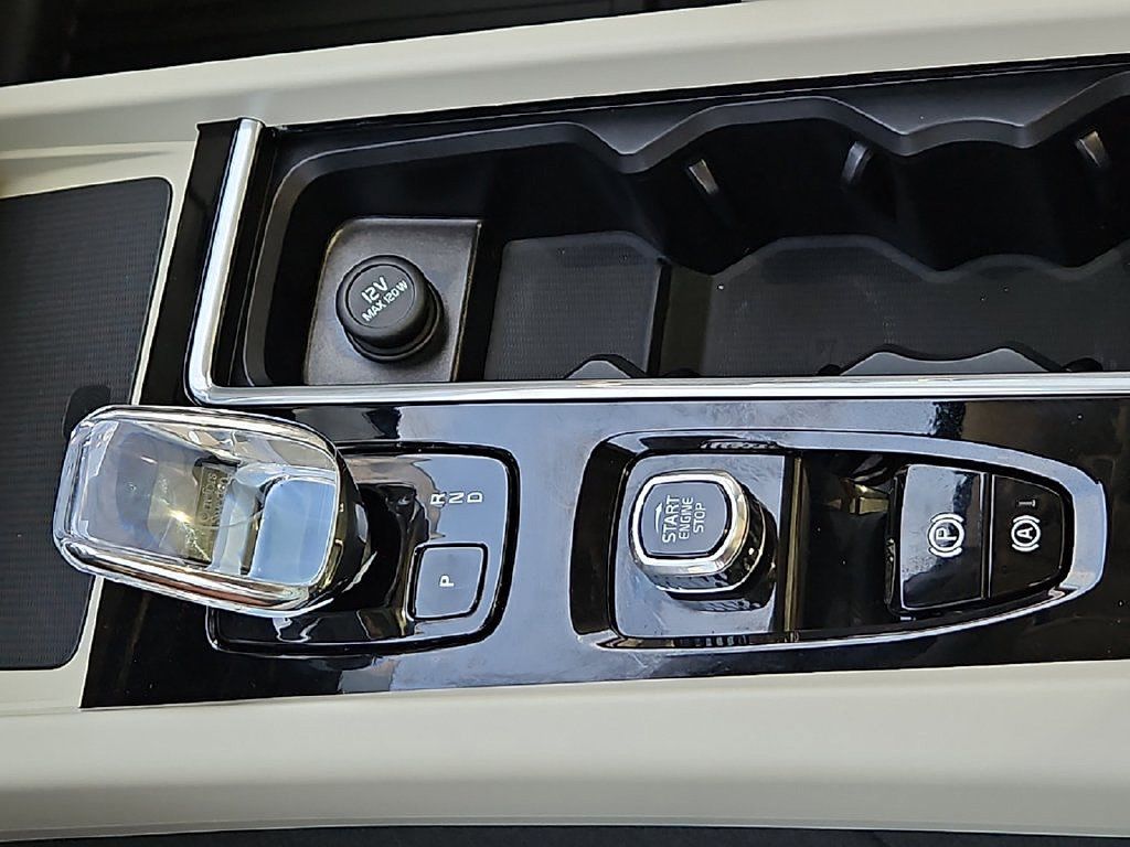 Used 2026 Volvo XC60 B5 Ultra w/ Protection Package Premier AWD/4WD image 26