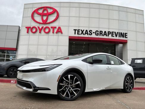 New 2026 Toyota Prius Plug-In Hybrid FWD image 2