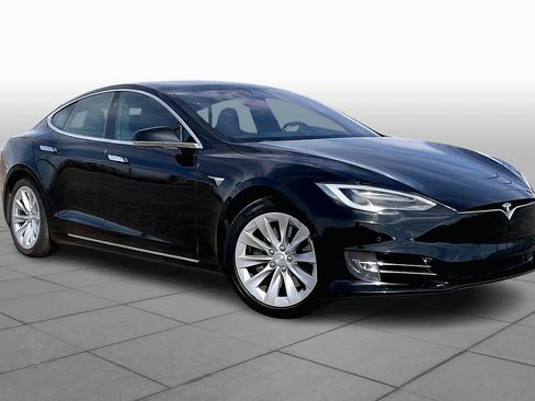 Used 2018 Tesla Model S 100D image 3