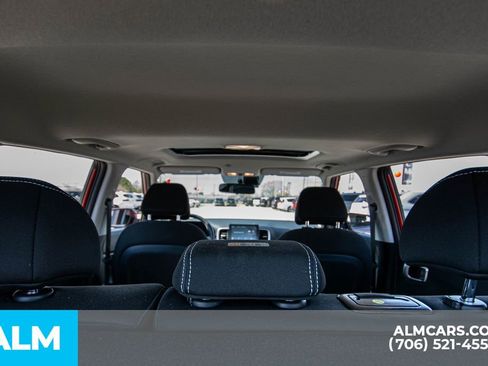 Used 2025 Hyundai Venue SEL FWD image 16
