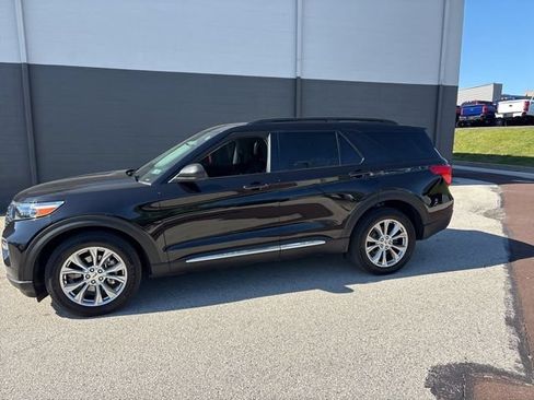 Certified 2024 Ford Explorer XLT w/ Equipment Group 202A AWD/4WD image 4