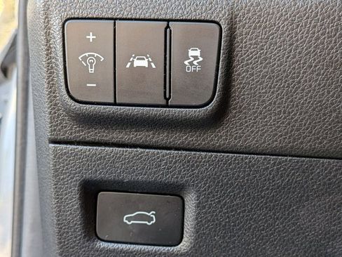 Used 2023 Kia K5 GT-Line image 12