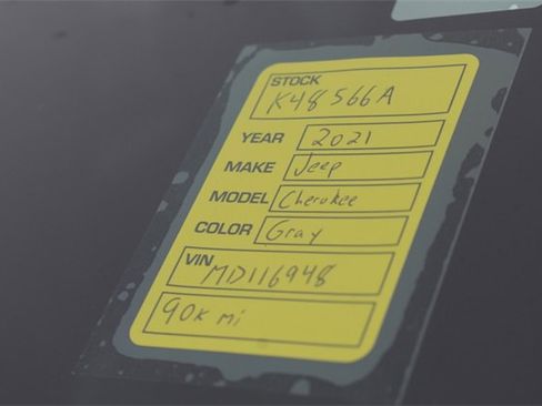 Used 2021 Jeep Cherokee Latitude Plus image 15