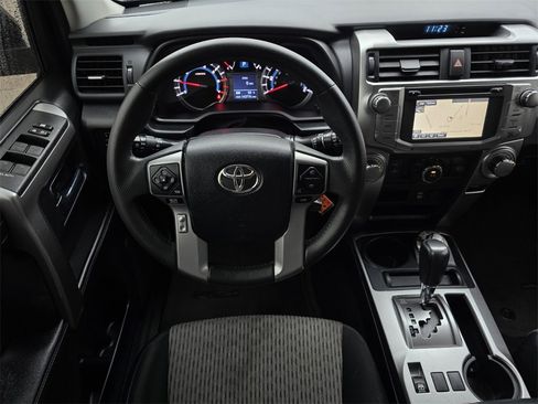 Used 2016 Toyota 4Runner SR5 image 8