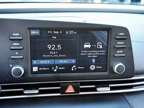 Certified 2025 Hyundai Elantra SE FWD image 35