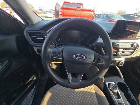 Used 2020 Ford Escape SE image 5