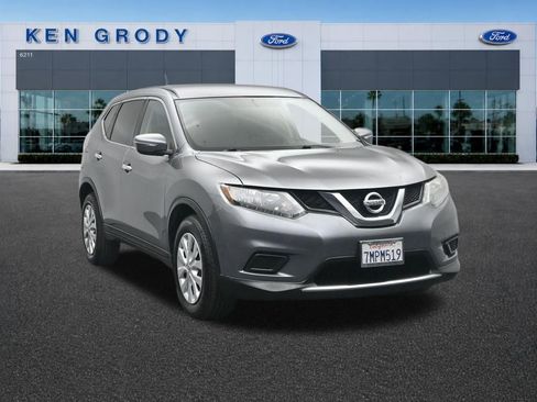 Used 2015 Nissan Rogue S FWD image 1