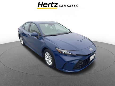 Used 2025 Toyota Camry LE image 1