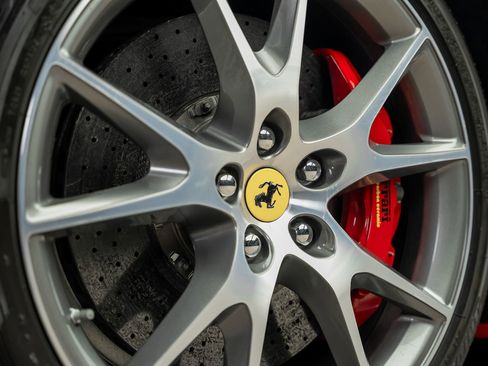 Used 2013 Ferrari California RWD image 6