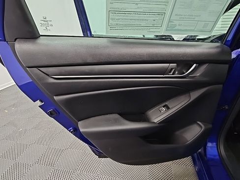 Used 2018 Honda Accord Sport image 29