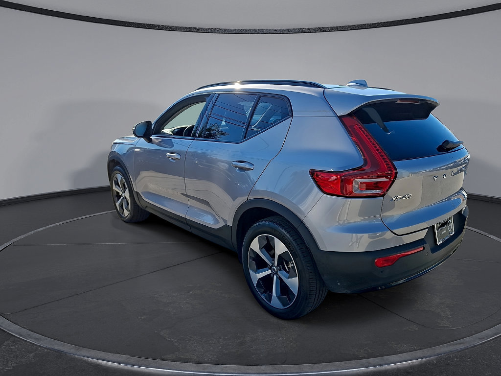 Certified 2026 Volvo XC40 B5 Plus AWD/4WD image 28