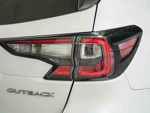 Used 2023 Subaru Outback Premium AWD/4WD image 7
