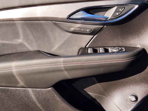 New 2026 Buick Envision Sport Touring image 18