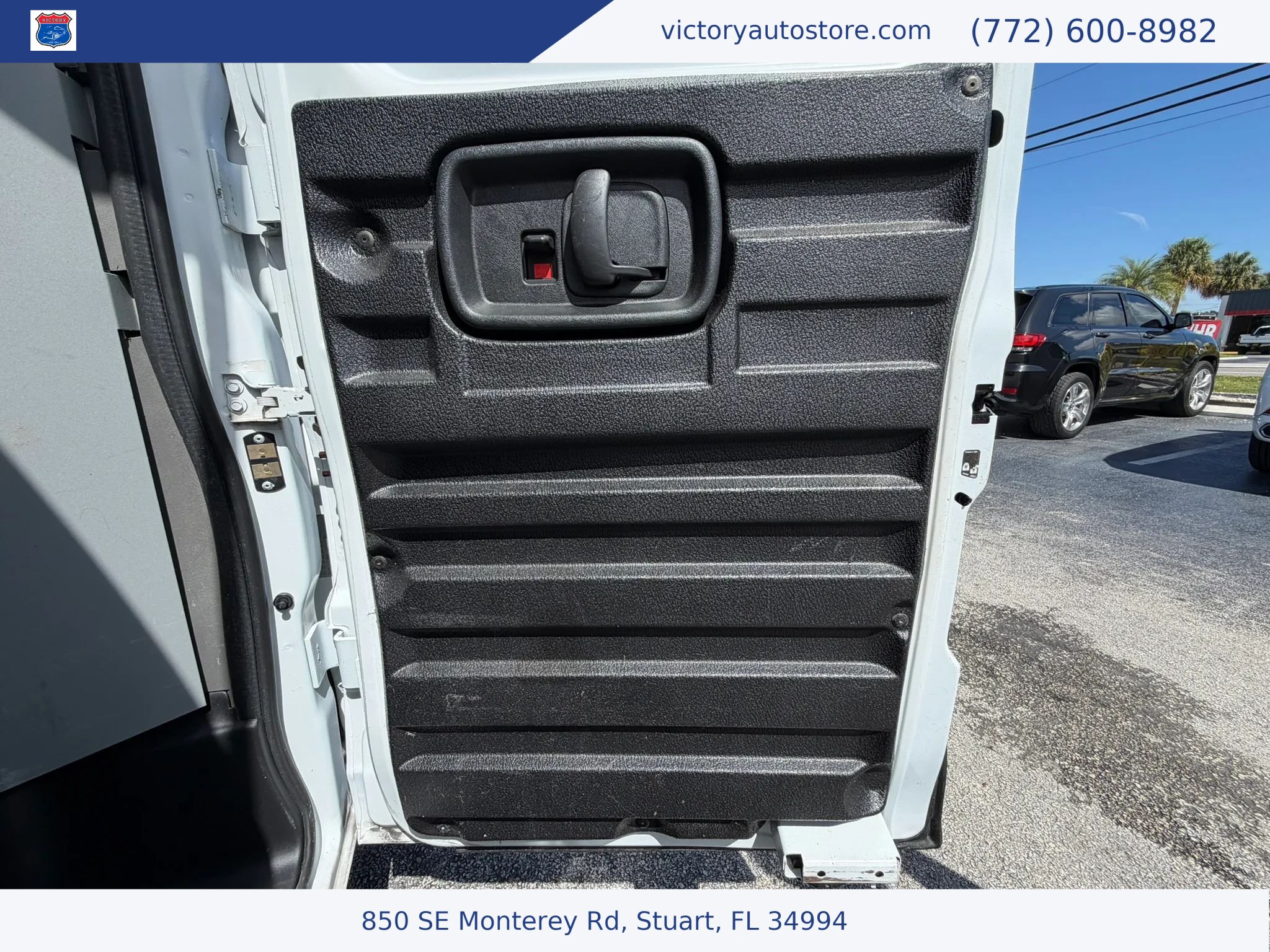 Used 2017 Chevrolet Express 2500 RWD image 13
