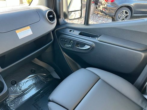 New 2026 Mercedes-Benz Sprinter 2500 image 10