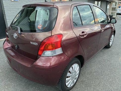 Used 2009 Toyota Yaris 4-Door Hatchback image 4