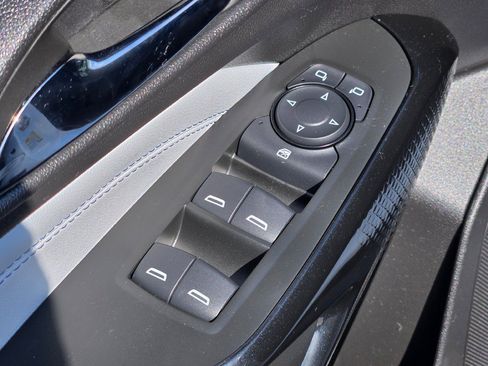 Certified 2026 Chevrolet Trax LT FWD image 20