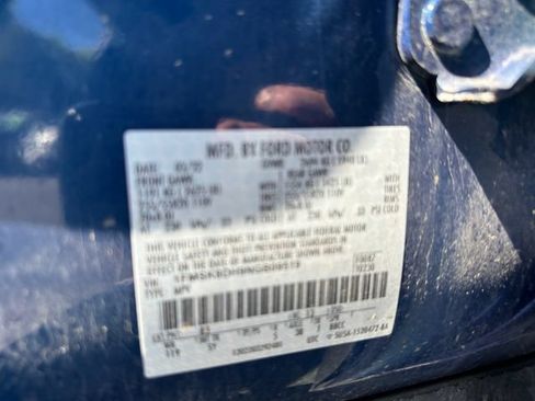 Used 2022 Ford Explorer XLT w/ Equipment Group 202A AWD/4WD image 27