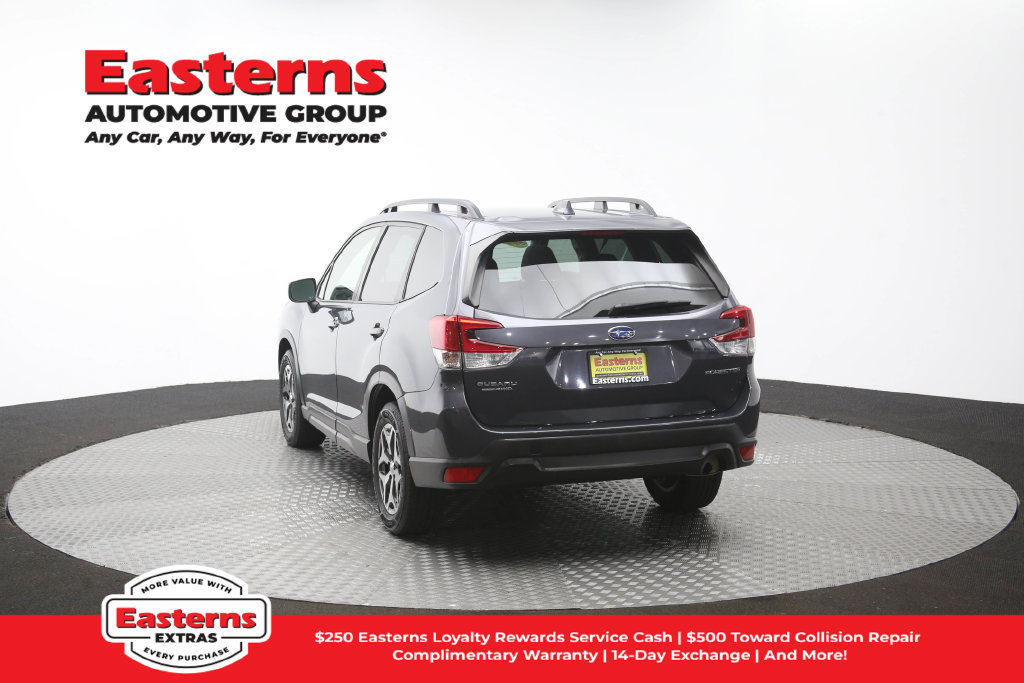 Used 2022 Subaru Forester Premium AWD/4WD image 39