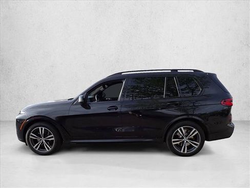 Used 2023 BMW X7 xDrive40i w/ M Sport Package AWD/4WD image 2