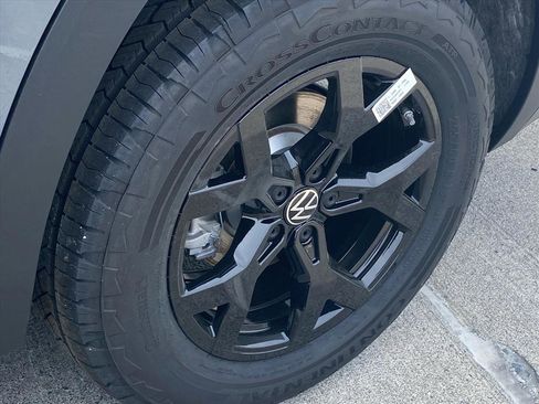 New 2026 Volkswagen Atlas Peak Edition AWD/4WD image 13