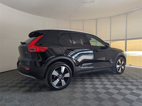 Used 2019 Volvo XC40 T5 Momentum image 15