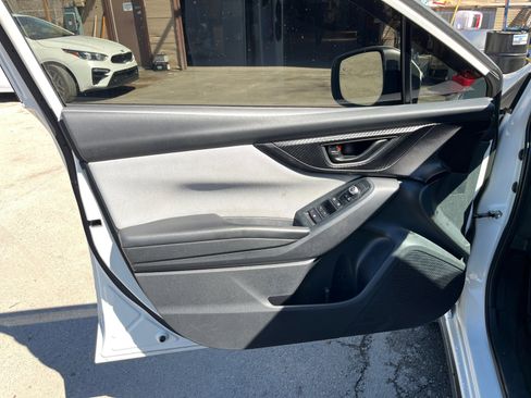 Used 2023 Subaru Crosstrek 2.0i Premium image 18