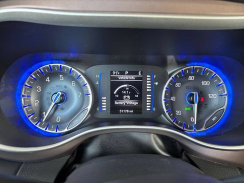 Used 2023 Chrysler Voyager LX FWD image 38