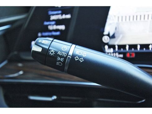 Certified 2024 Cadillac Escalade Luxury image 18