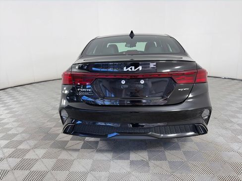 Used 2022 Kia Forte GT-Line w/ GT-Line Premium Package FWD image 6