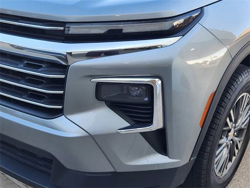 Used 2024 Chevrolet Traverse LT FWD image 8